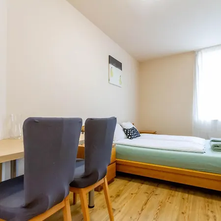 2bdr Contempo Retreat With Free Parking By Nw