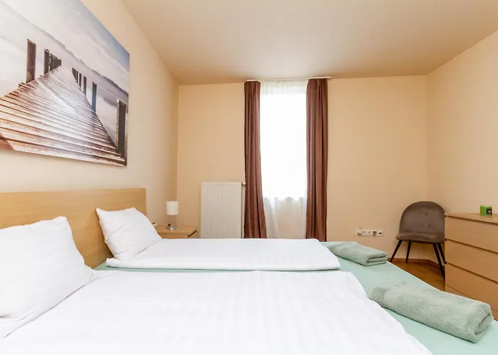 2bdr Contempo Retreat With Free Parking By Nw * Budapešť