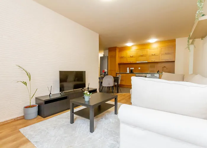 2bdr Contempo Retreat With Free Parking By Nw * Budapešť