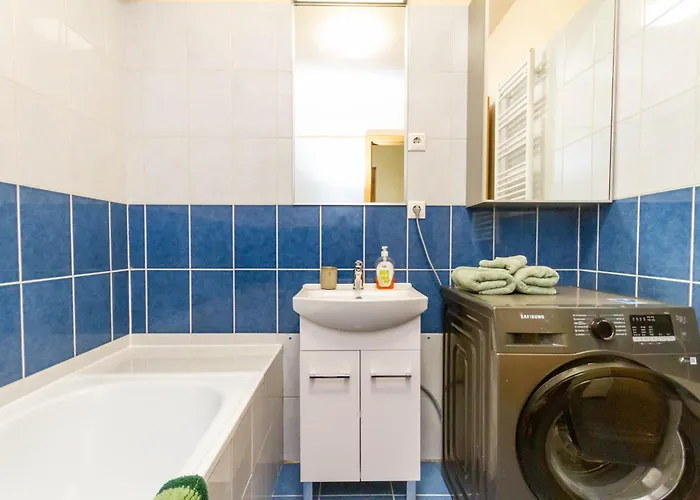 2bdr Contempo Retreat With Free Parking By Nw Apartmán Budapešť