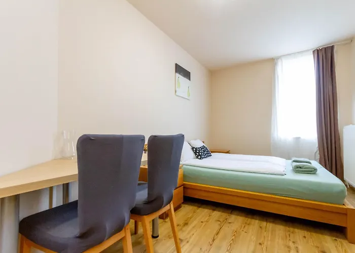 2bdr Contempo Retreat With Free Parking By Nw
