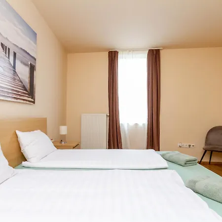 2bdr Contempo Retreat With Free Parking By Nw * Budapešť